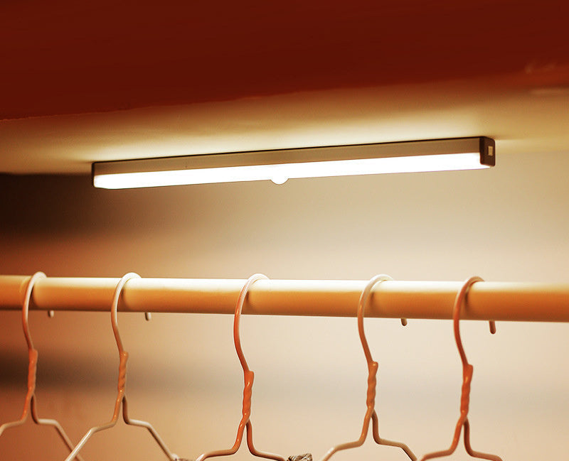 SenseFlow Light: Magnetic, Rechargeable LED Bar.