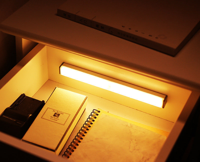 SenseFlow Light: Magnetic, Rechargeable LED Bar.